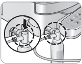 설치방법6 - 뒷면에 필터 연결 후 클립으로 고정하는 모습의 사진