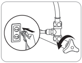 코웨이 비데 BA20-C 원수공급밸브를 열고 전원플러그를 꽂는 모습