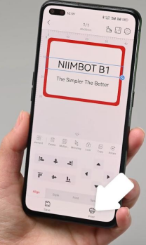 NIIMBOT 앱에서 라벨 텍스트를 편집하고 인쇄를 준비하는 화면