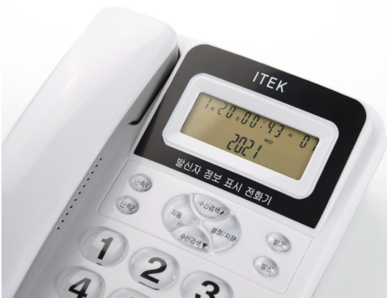 아이텍 IK-310 LCD 화면에 날짜와 시간이 표시된 클로즈업 이미지